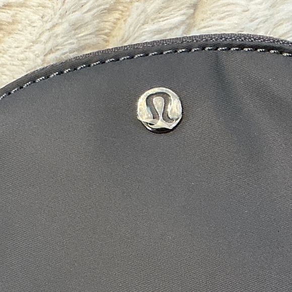 Lululemon 2 Pouch Wristlet & Card Case Bundle - Picture 9 of 12